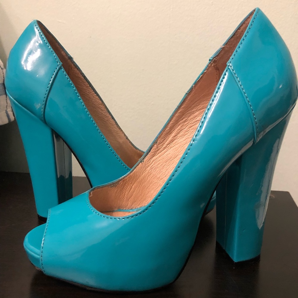 Betsey johnson blue heels